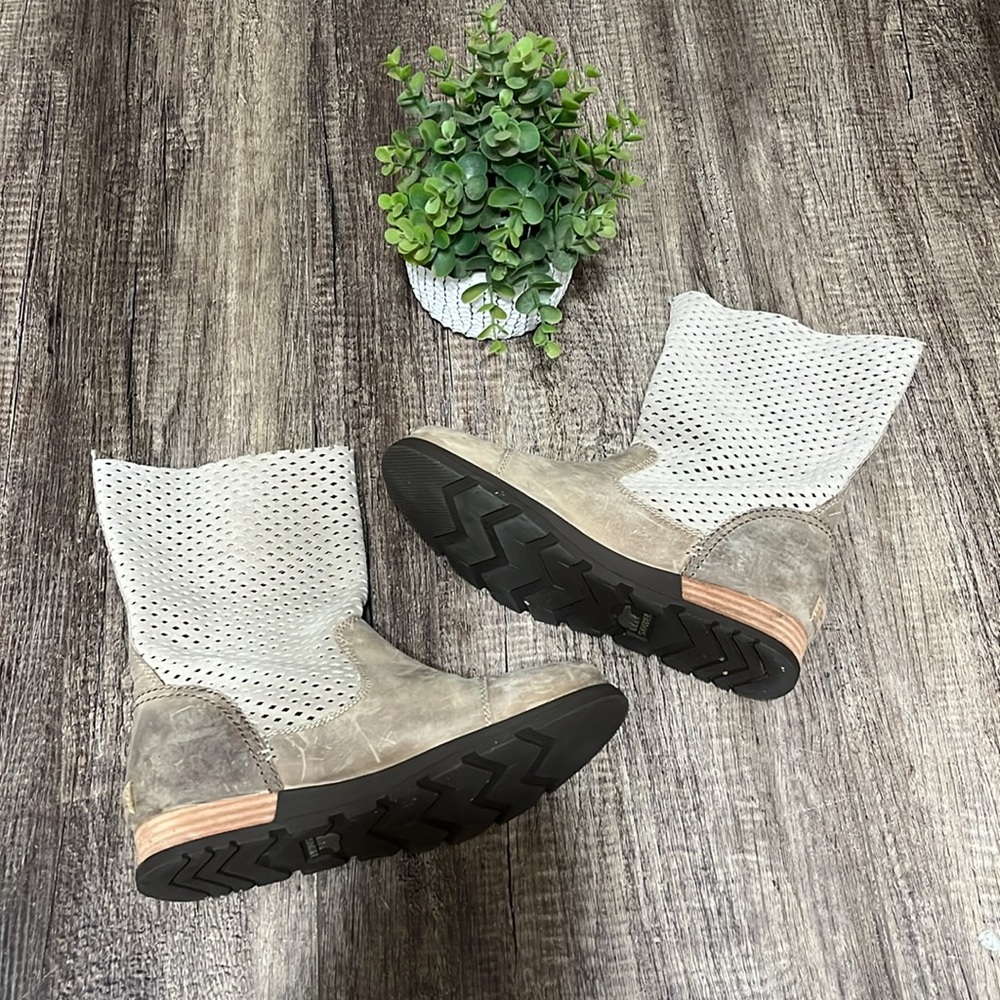 Sorel pull on boot - Picture 10 of 15